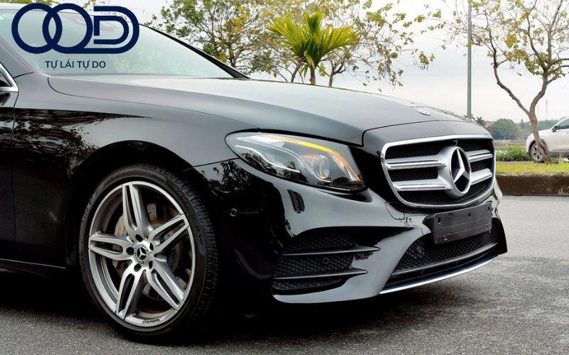 Cho thuê xe hạng sang tự lái quận 4: Đẳng cấp bên sông